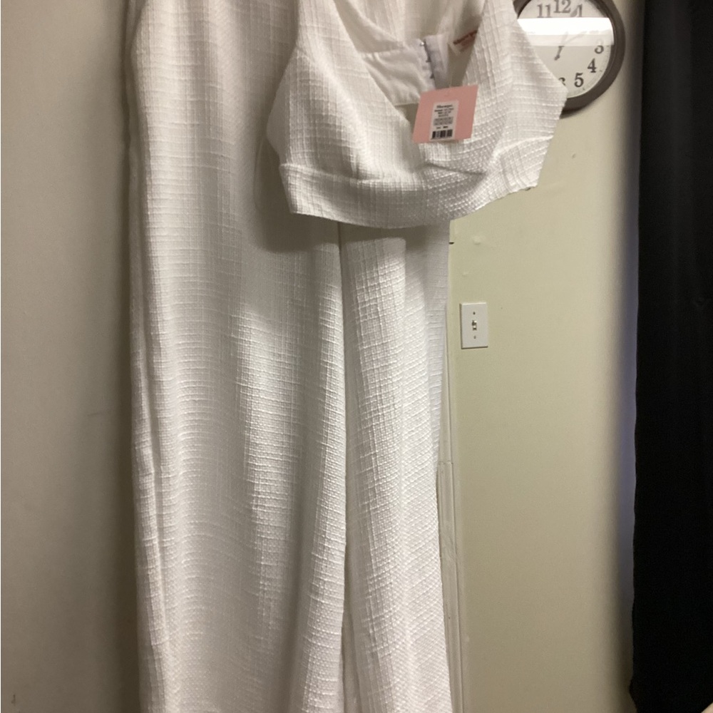 Georgious 2 piece pant suit designed in Australia made of luxurious fabrics